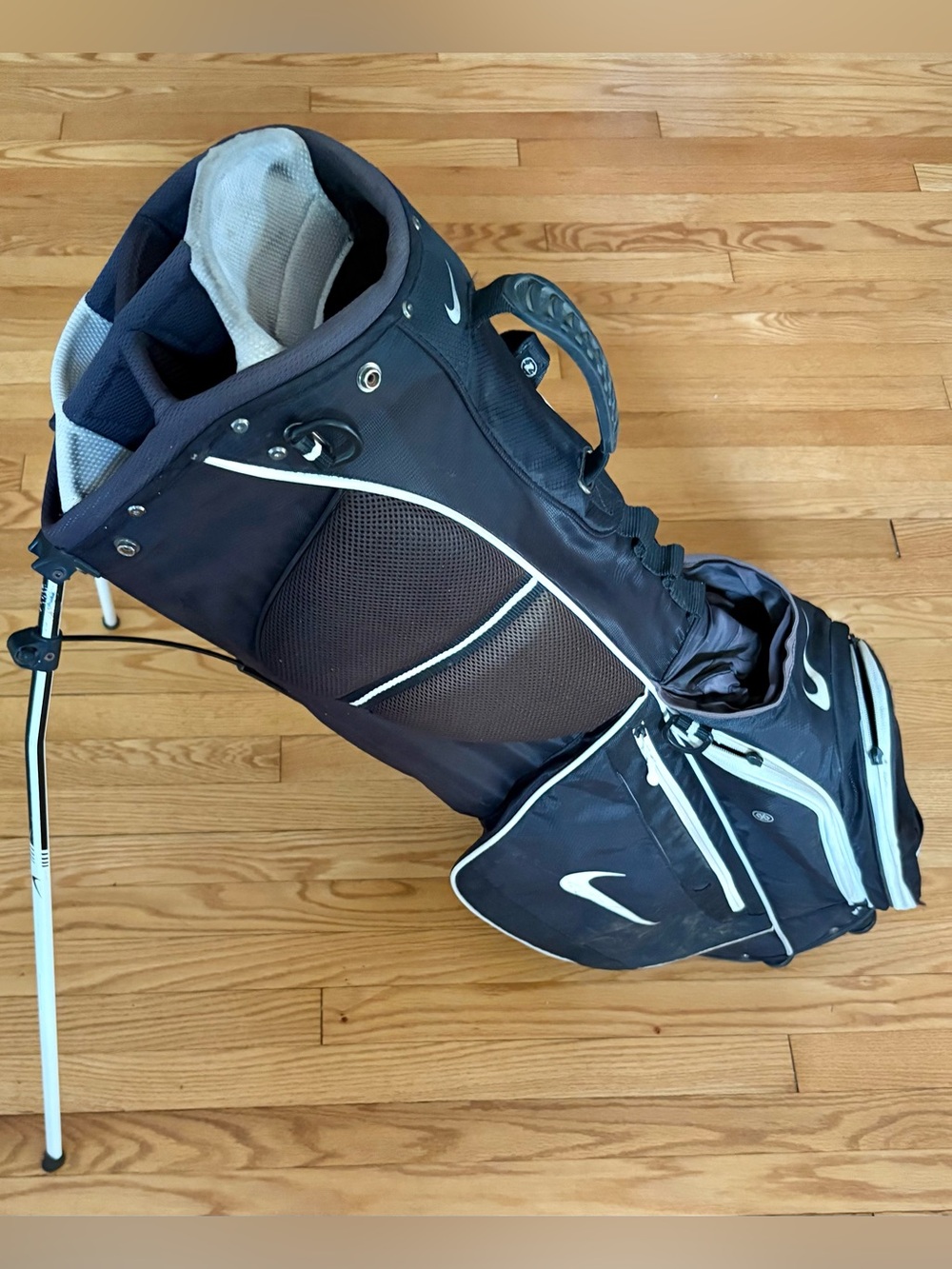 Nike Golf Stand Carry Cart Bag 8-Way Black White Tiger Woods